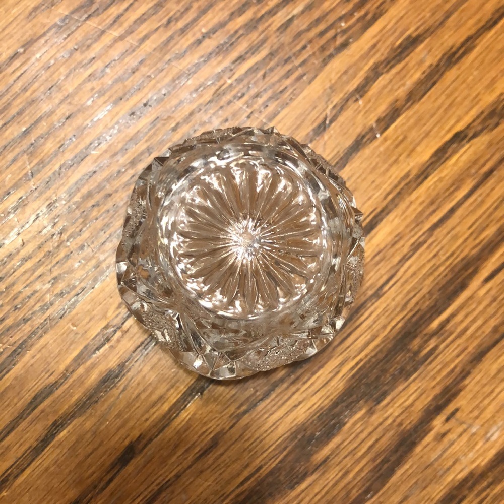 Crystal salt cellar or jewelry dish perfect cond - Picture 4 of 8